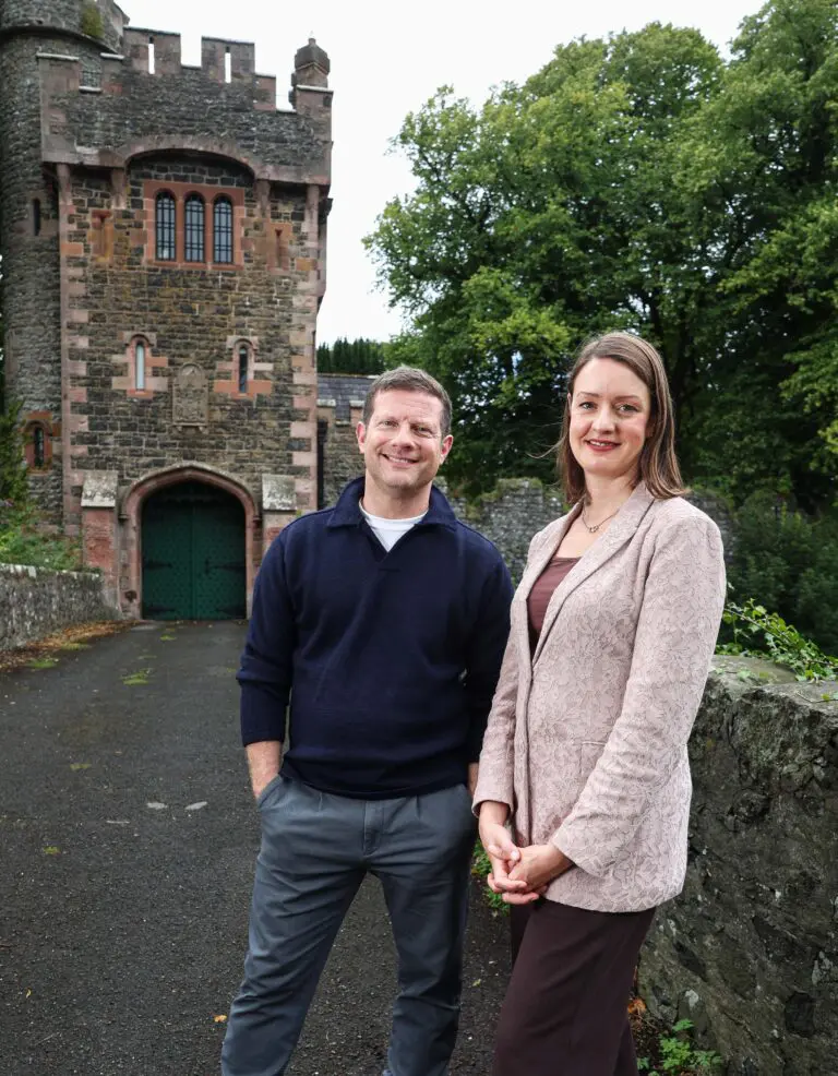 Dermot O’Leary returns to Ireland for a second helping of ‘Dermot’s Taste of Ireland’!