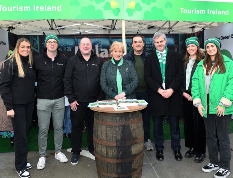 Minister Heather Humphreys lends a hand to promote Ireland in London
