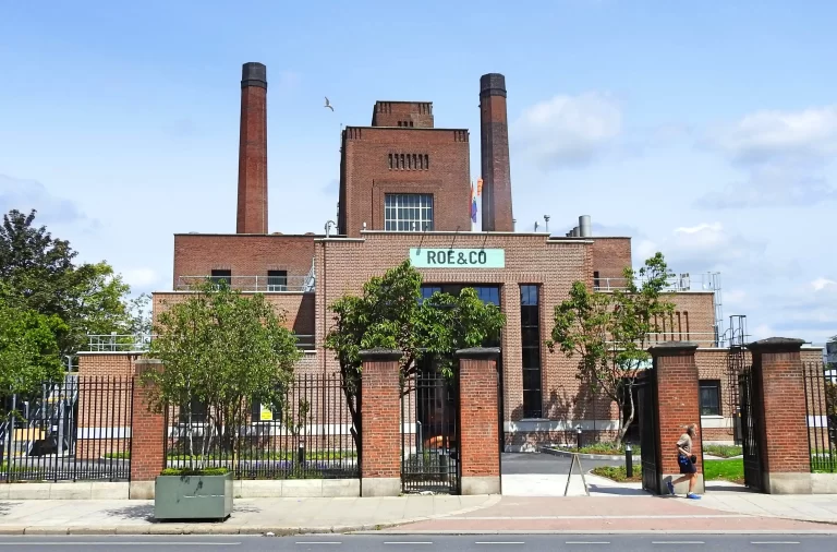 Roe & Co collaborates with Beta Festival in a celebration of Art, Technology, and Whiskey